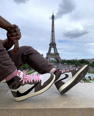 NIKE AIR JORDAN RETRO 1 HIGH X TRAVIS SCOTT