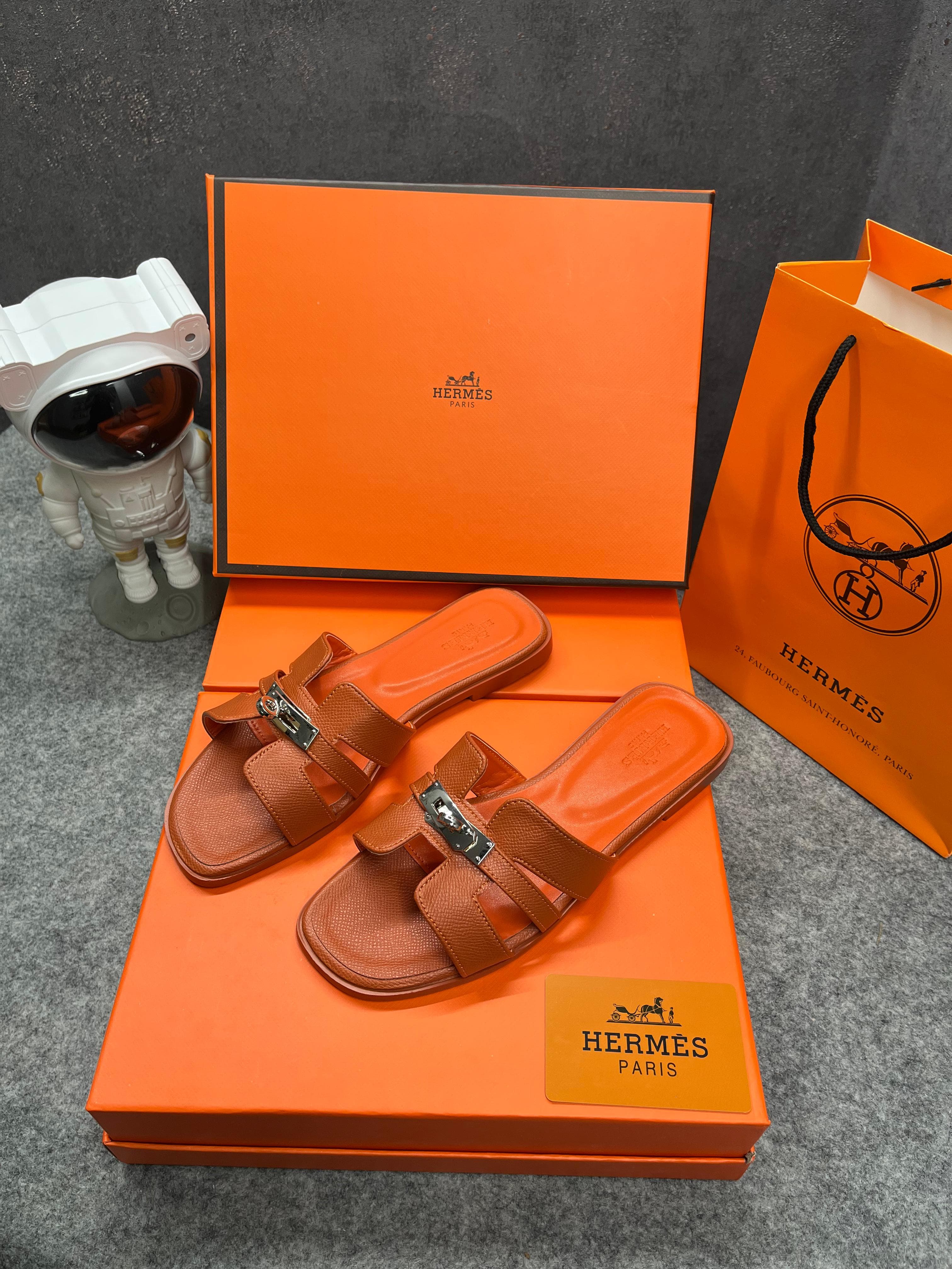 Hermes Paris Oran Flats For Her With OG Box & Carry Bag H38-41 Orange Slide