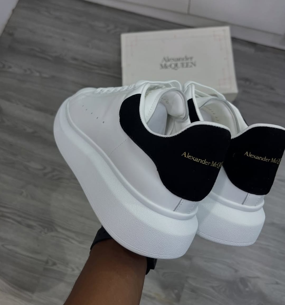 ALEXANDER MCQUEEN PREMIUM SNEAKERS WHITE