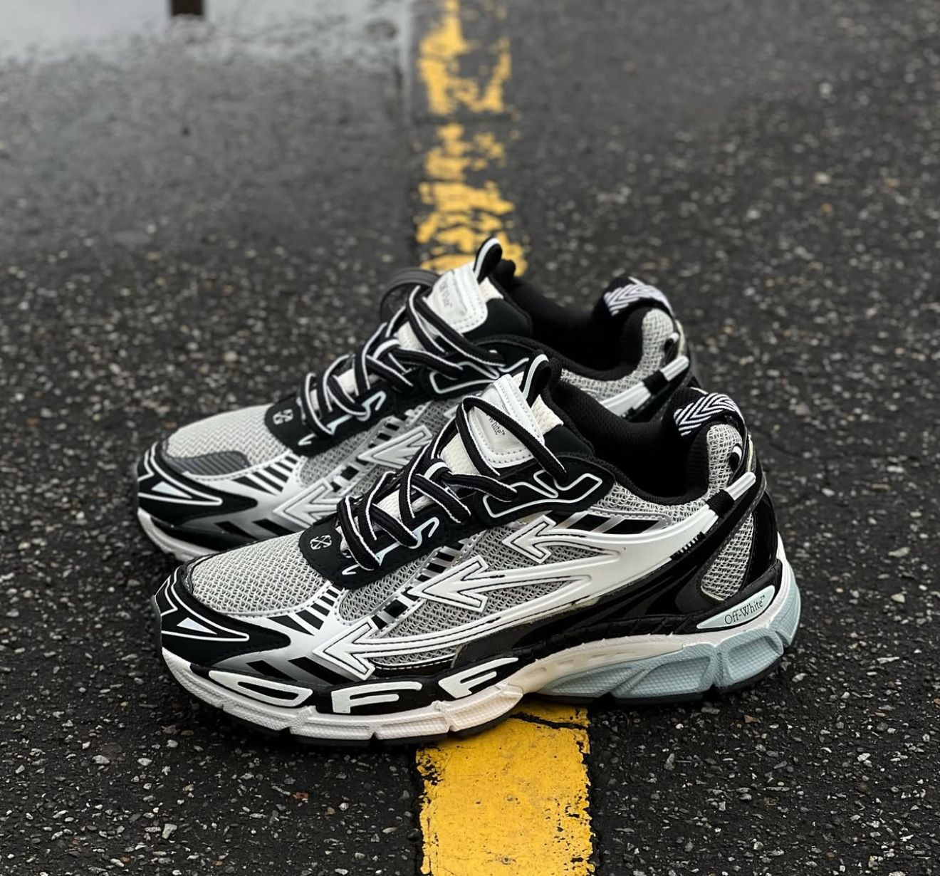Off-White Be Right Back Grey Black