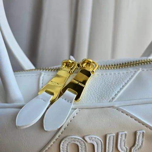 Miu Miu Versatile Long Handle White Leather Shoulder Bag With Dust Bag 502 White