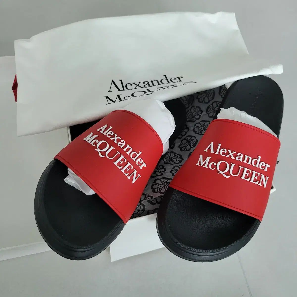 Alexander MCQueen Pool Slide Black Red
