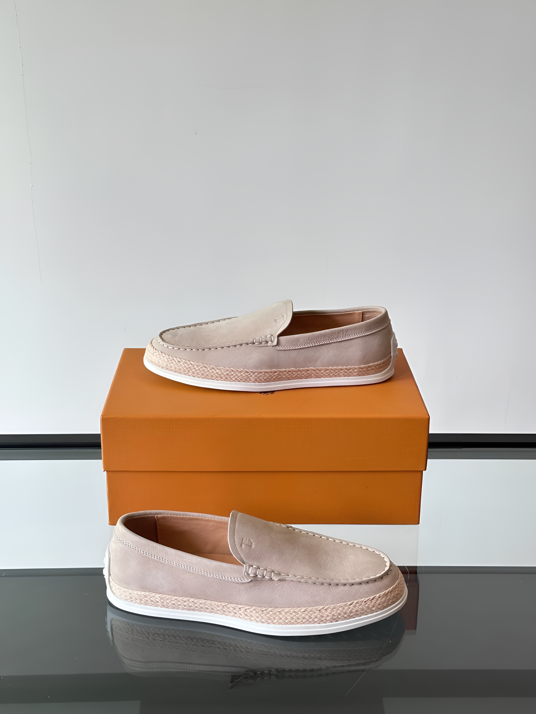 TOD'S Men Slip-ons Laceless Shoes Beige (Made in Italy)