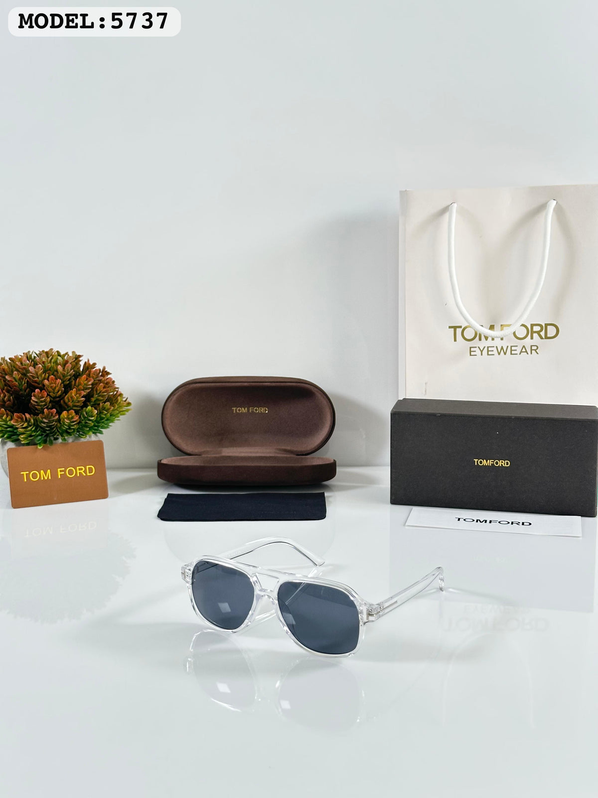 TOMFORD 5737 WATER BLACK