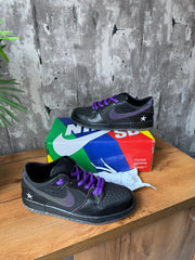 Familia x Nike SB Dunk Low First Avenue