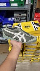 Onitsuka Tiger Mexico 66 SD Vintage sneakers in the  Mantle Green Ivory