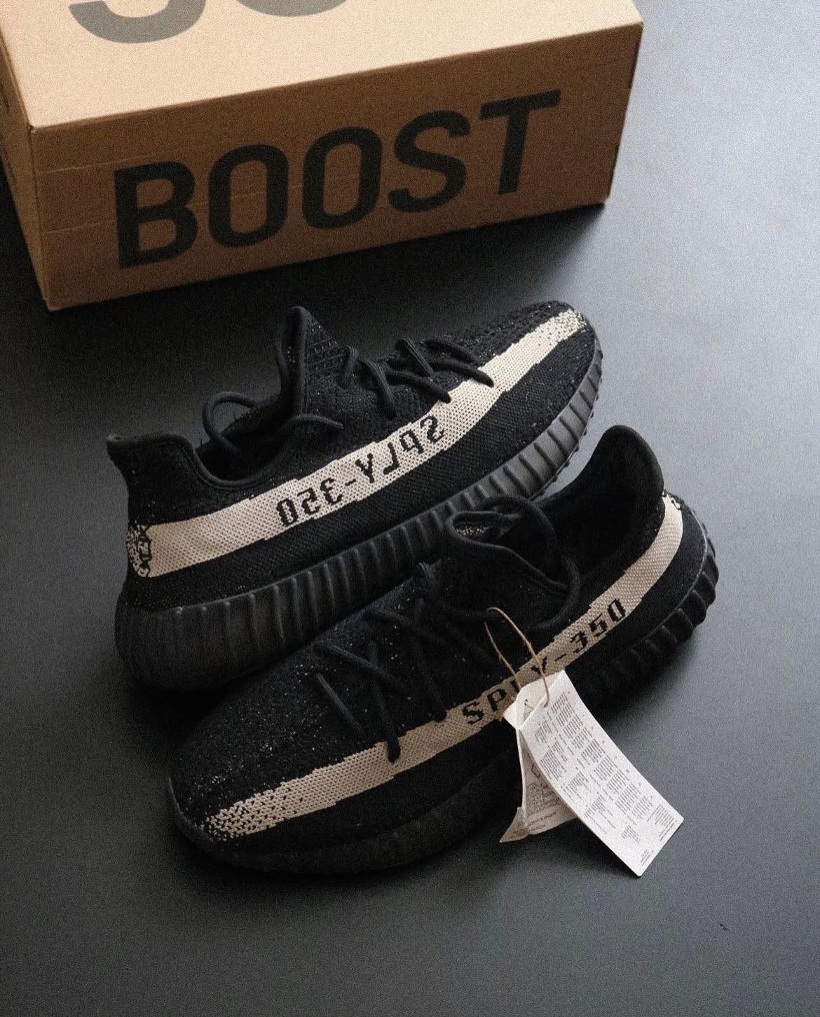 Adidas Yeezy Boost 350 V2 Oreo Black