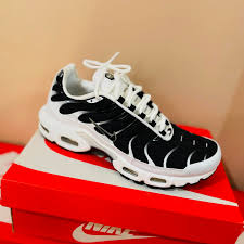 Airmax plus TN killer whale black white As2