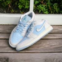 WMN Air Jordan 1 low SE Reverse Ice Blue With Og Box