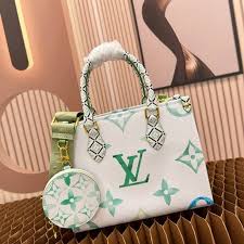 Louis Vuitton On The Go Medium Tote With Dust Bag (M22868 Grass Green)