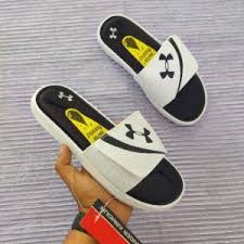 UNDER ARMOUR WHITE