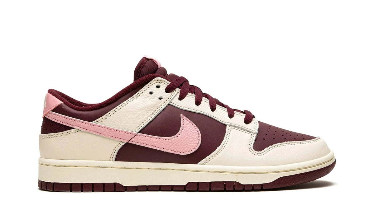 WMNs Nike Dunk Low ‰ÛÏ Valentine‰۪s Day ‰ÛÏ