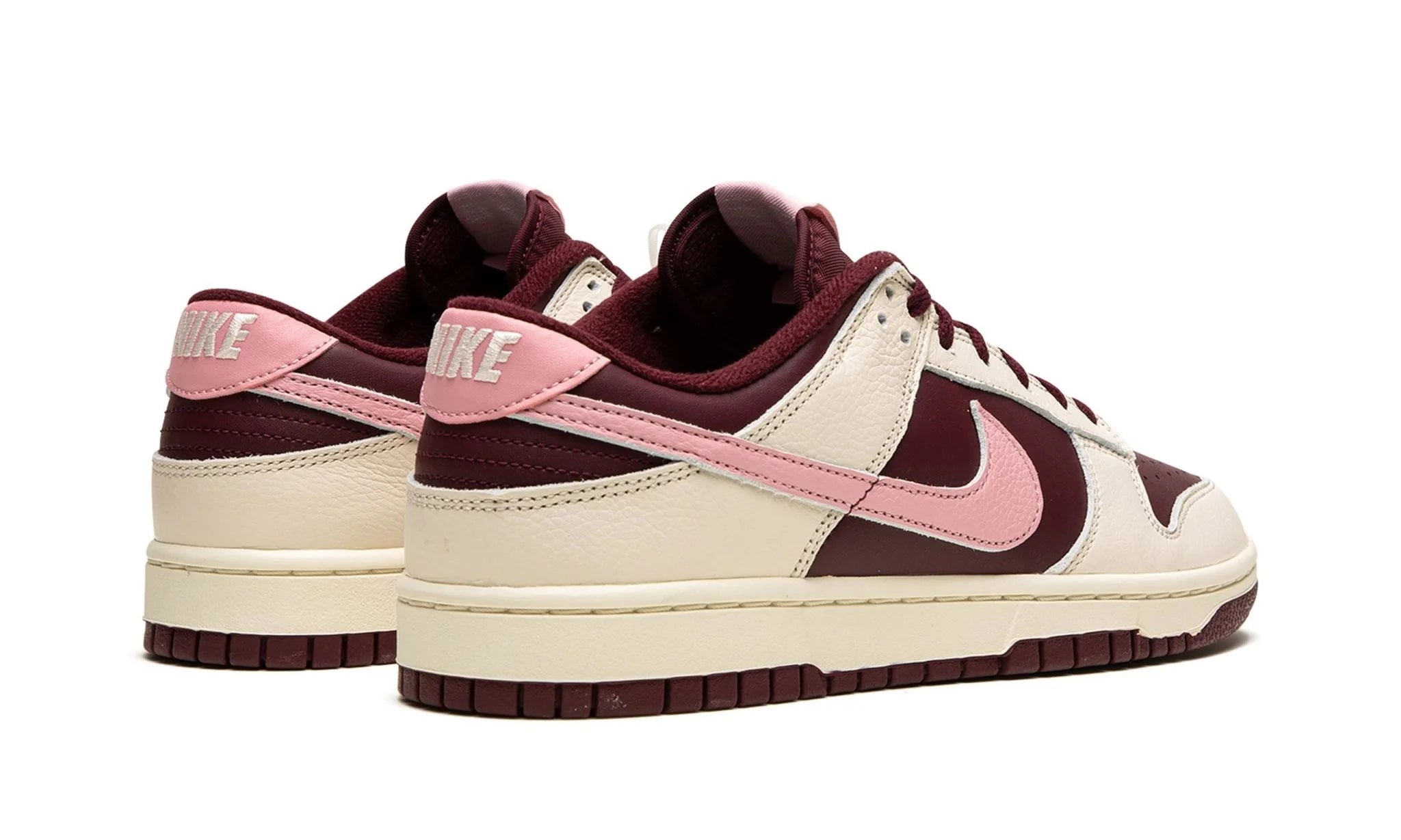 WMNs Nike Dunk Low ‰ÛÏ Valentine‰۪s Day ‰ÛÏ