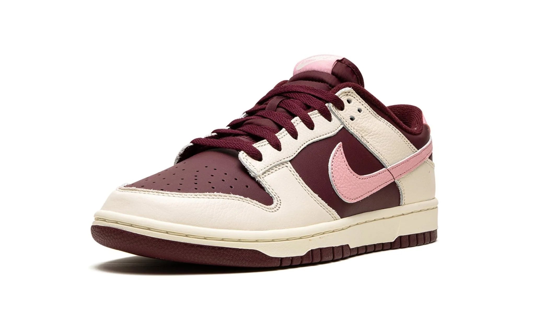 WMNs Nike Dunk Low ‰ÛÏ Valentine‰۪s Day ‰ÛÏ