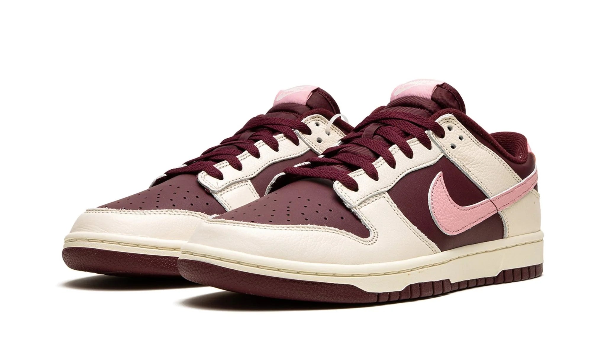 WMNs Nike Dunk Low ‰ÛÏ Valentine‰۪s Day ‰ÛÏ